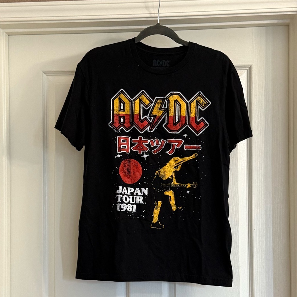 AC/DC Black Graphic Men’s T-Shirt, size Medium